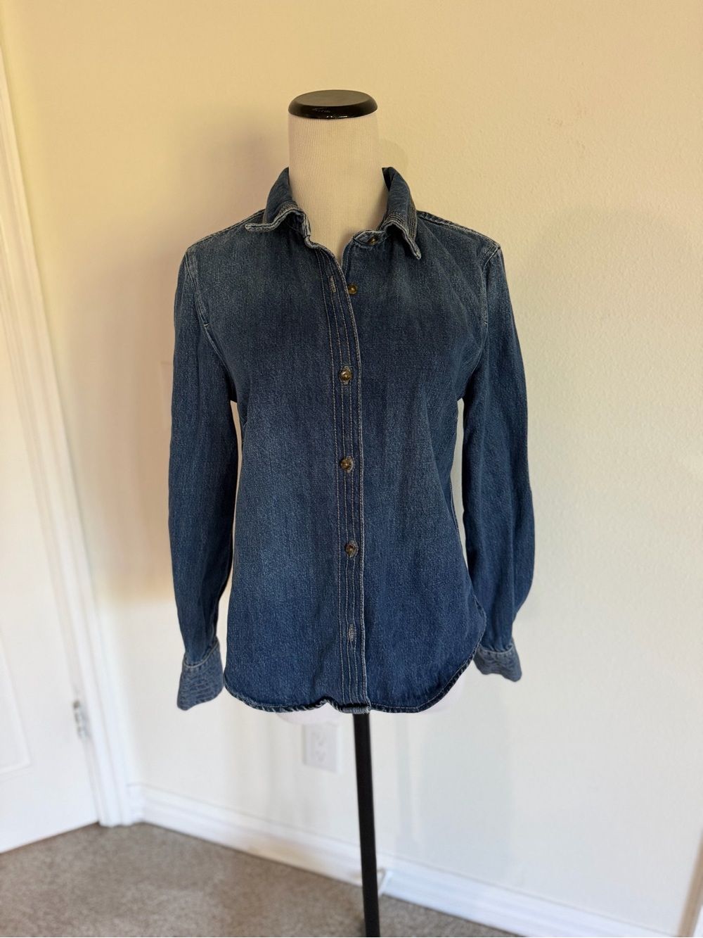 FRAME Heavyweight Denim Button Down Shirt Medium Wash Blue Size S/P
